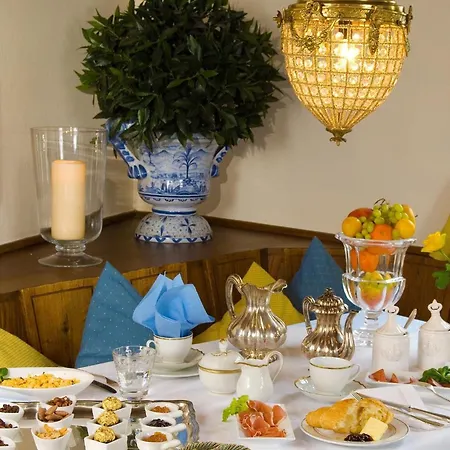 普兰腾花园酒店 3*