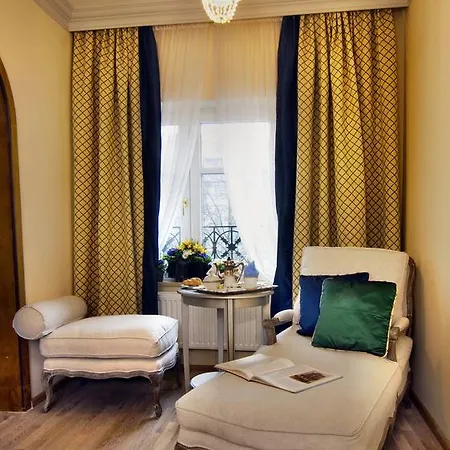 普兰腾花园酒店